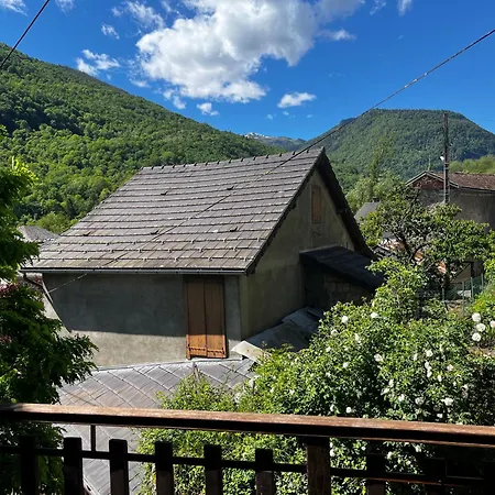 Casa vacanze Mountain House Junac Lapege